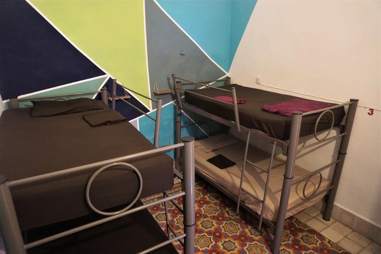 Akasha Hostel เมริดา ห้อง รูปภาพ